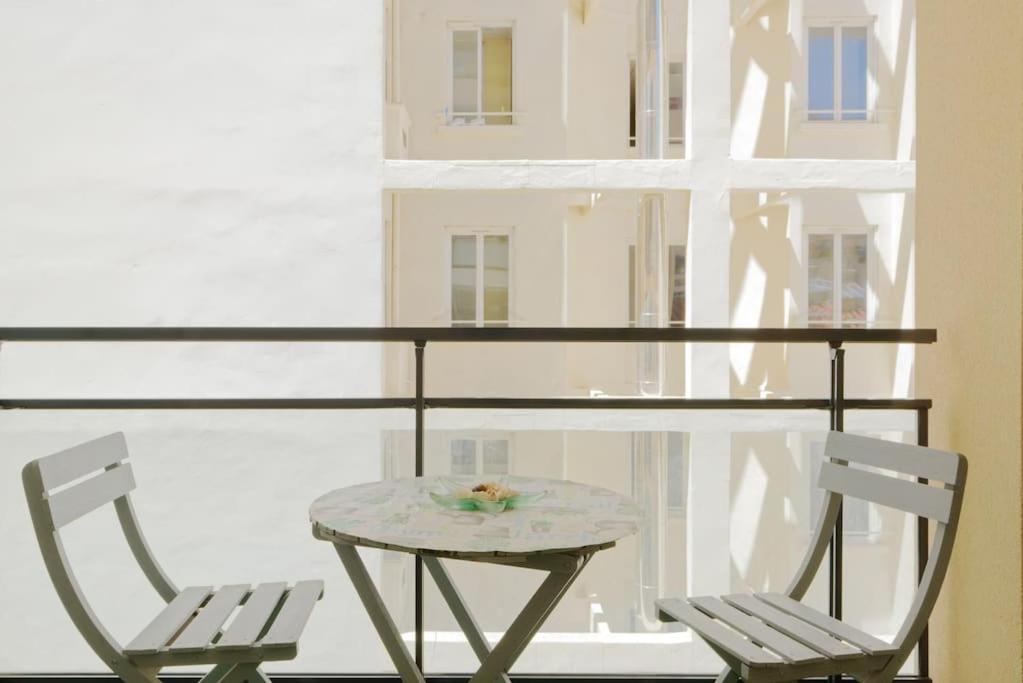Appartement Super T2 Climatise Avec Balcon A Pied Catalan *